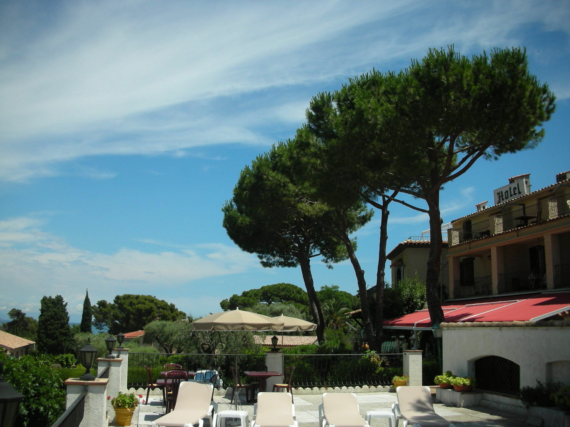 Castel Garoupe Hotel Antibes Exterior foto